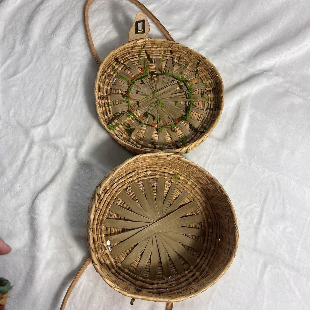 Vintage 1960s Round Straw Purse Floral Raffia Handbag Resort Cruise Bag